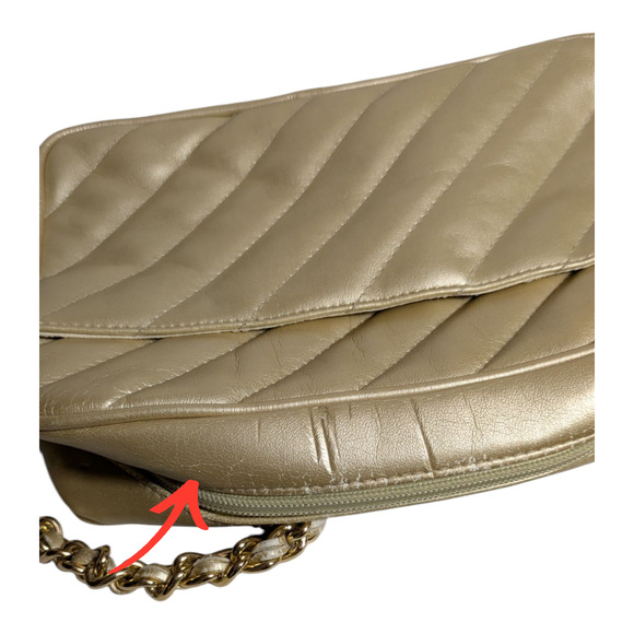 GIANI BERNINI - Gold Purse - Handbag -10x8x3 - Chain and Leather Strap - Picture 8 of 12